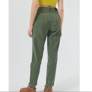 Urban Outfitters BDG Green High Rise Mom Corduroy Jeans Size‎ 28